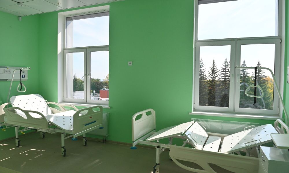 В комплексе, рассчитанном на 80 койко-мест для стационарного обслуживания и 250 посещений в день в полустационарной форме, будут проводить диагностику и медико-социальную реабилитацию детей